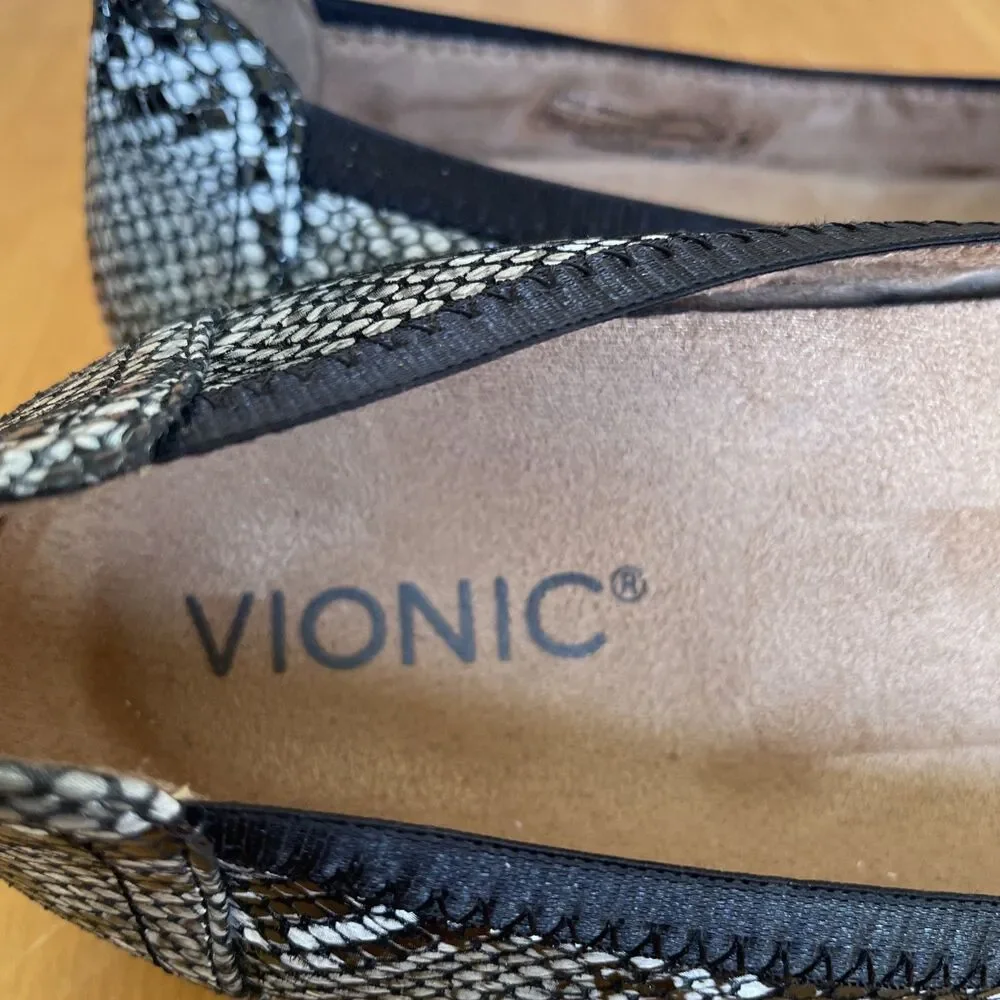 VIONIC Caroll Flat Black Silver Snake Metallic Size 8